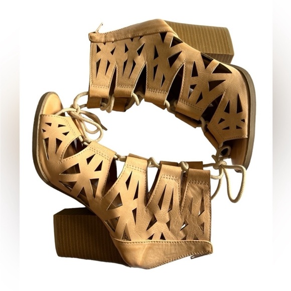 Qupid women's heels with open toe and laces size 6.5 - Picture 2 of 7